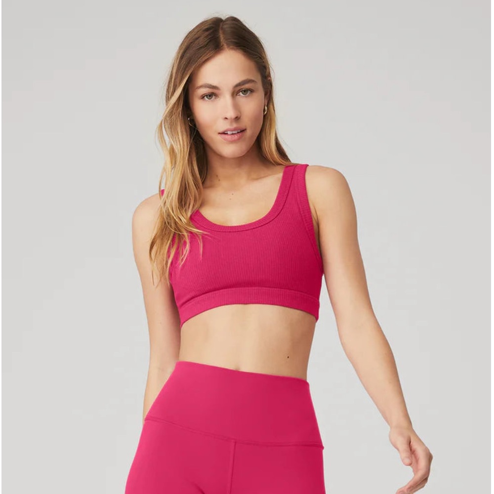 Size XS Alo Yoga Wellness Bra in Magenta Crush